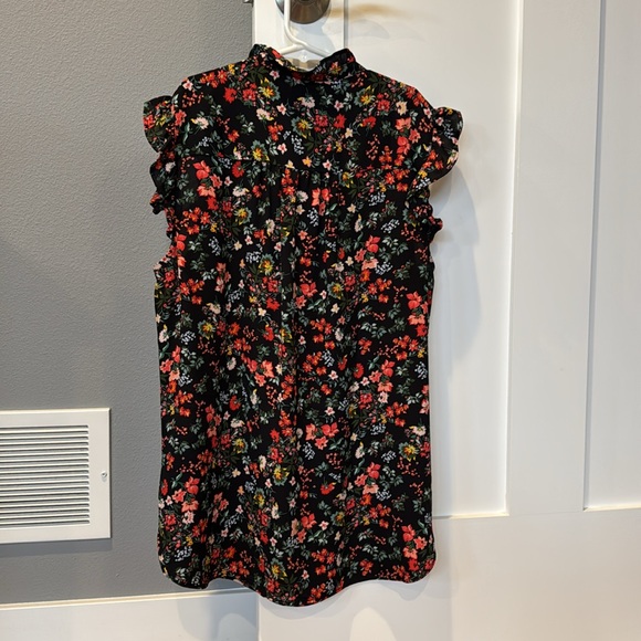 LOFT - Ruffle Neck and Sleeveless Ruffle Detail, Button Down Shell - Picture 3 of 4